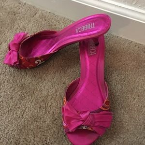 Pink shoes by Kenneth Cole